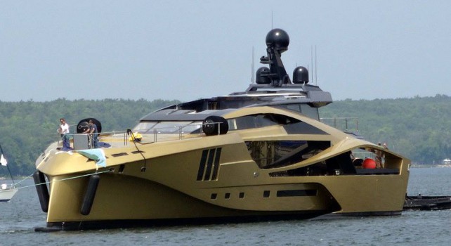 Palmer Johnson 48M SuperSport Gold : Un yacht d&rsquo;or et de carbone