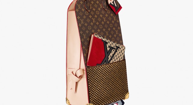 Louboutin et Louis Vuitton : Un chariot pour célébrer le monogramme à la Parisienne
