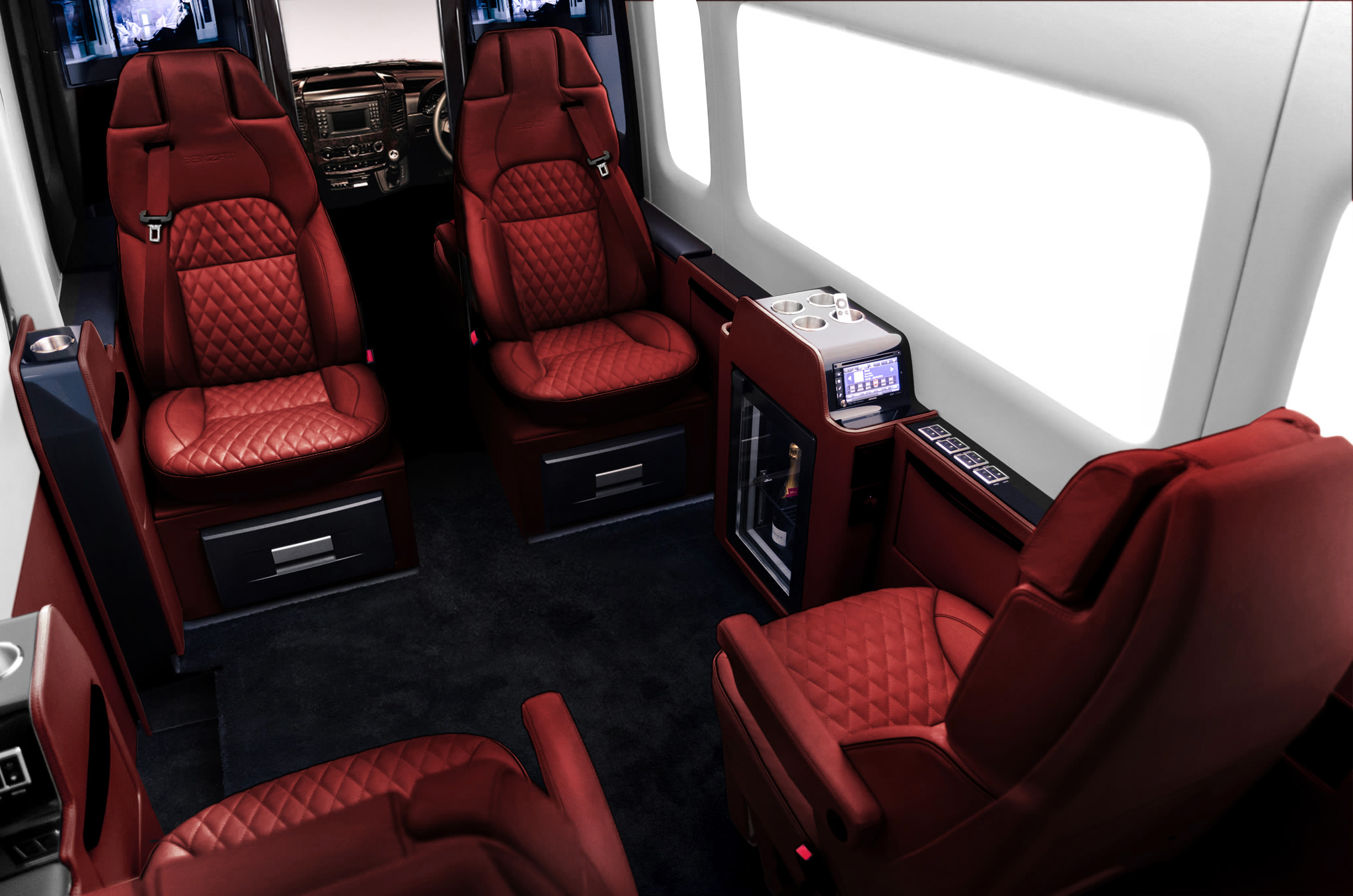 Mercedes Senzati Jet Sprinter : Un van customisé digne d’un jet privé